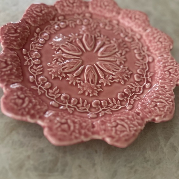 Pink Ceramic Majolica Spring Motif Plate by Rafael Bordallo Pinheiro, Portugal - Picture 5 of 8